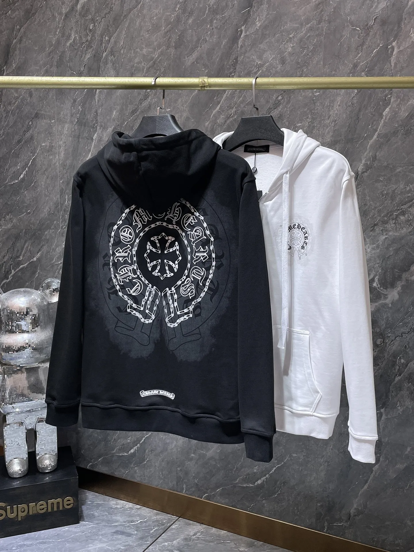 P250 Chrome Hearts Autumn and Winter 2025 Counter Synchronization ❤️ Chrome Sanskrit Cross Foamed Sweatshirt Improved Customized Version 1:1 High-Gram Weight High-Quality Fabric Recommended Color: White Black Size: S, M, L, XL